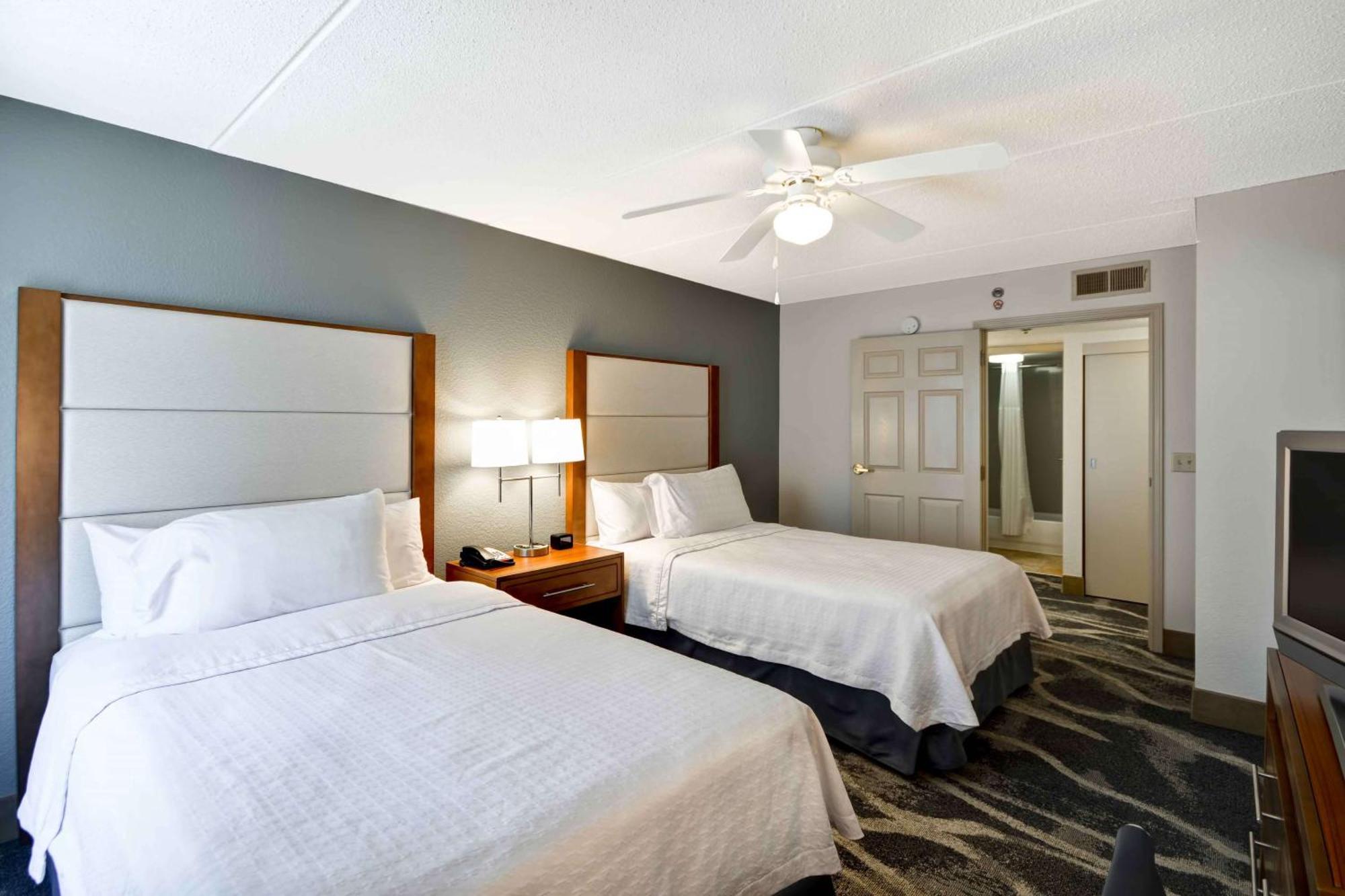 One-Bedroom Suite Two Double Beds Non-Smoking