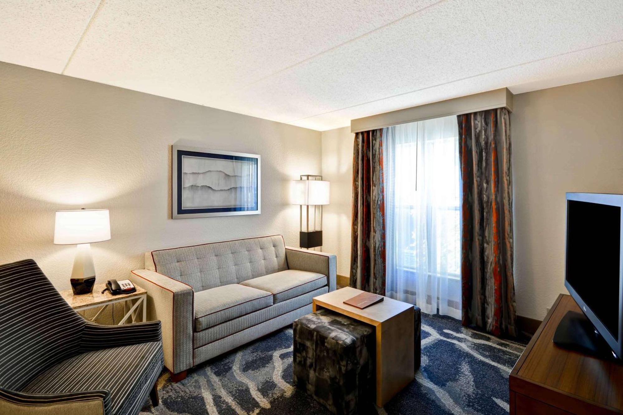 One-Bedroom Suite Two Double Beds Non-Smoking