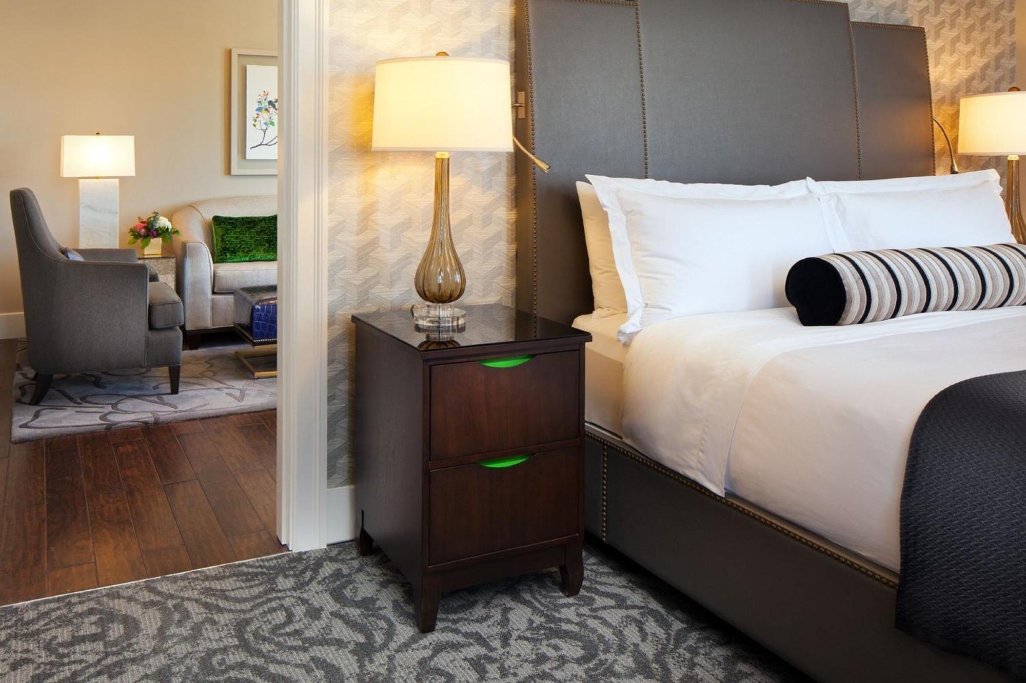 One-Bedroom King Suite