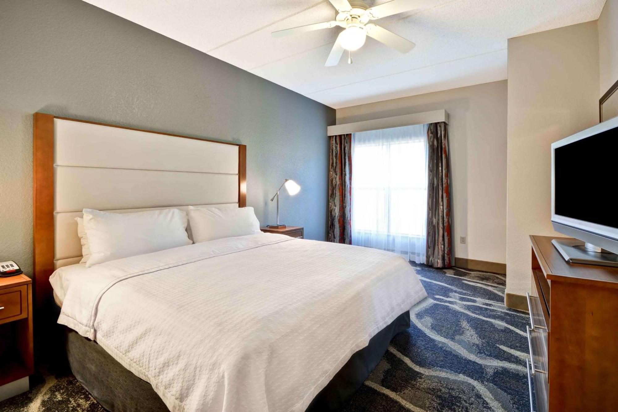 Premium One-Bedroom King Suite Non-Smoking