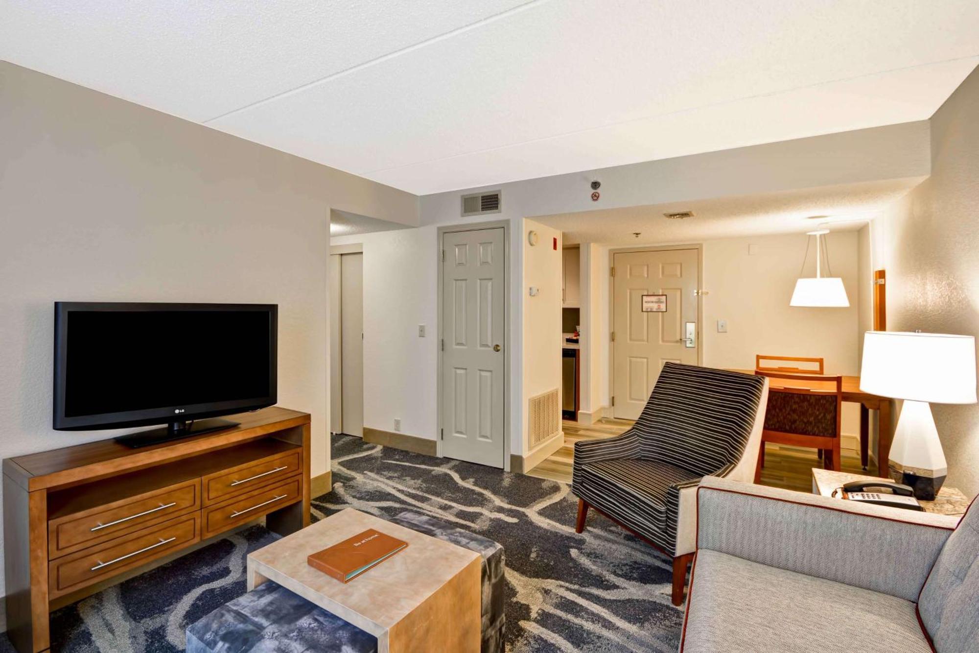 One-Bedroom Suite Two Double Beds Non-Smoking