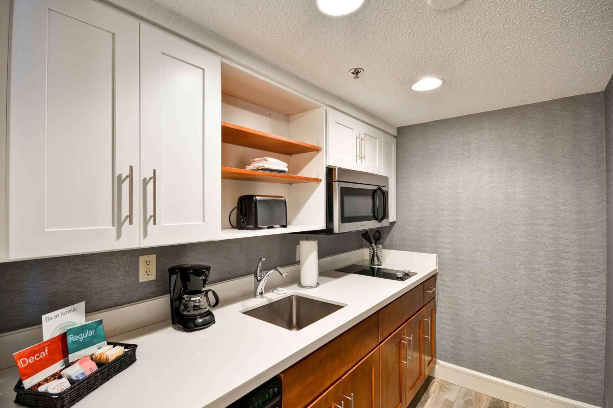 One-Bedroom Suite Two Double Beds Non-Smoking